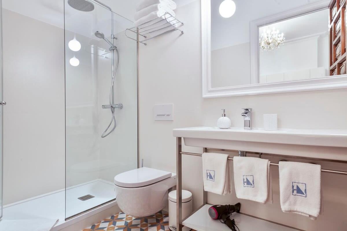 Appartement Casa Batllo - Luxury Historic 4Bd 4Bth For 9 Guests à Barcelone Extérieur photo