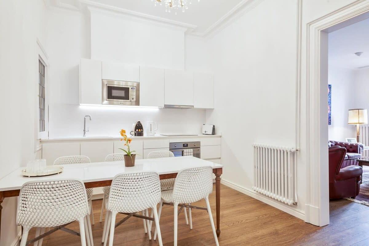 Appartement Casa Batllo - Luxury Historic 4Bd 4Bth For 9 Guests à Barcelone Extérieur photo